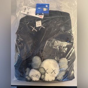 Uniqlo x KAWS Black Crewneck - sz Medium